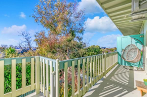 Torquay apartment - short walk to beach and shops